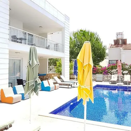 Villa Fantastic *
